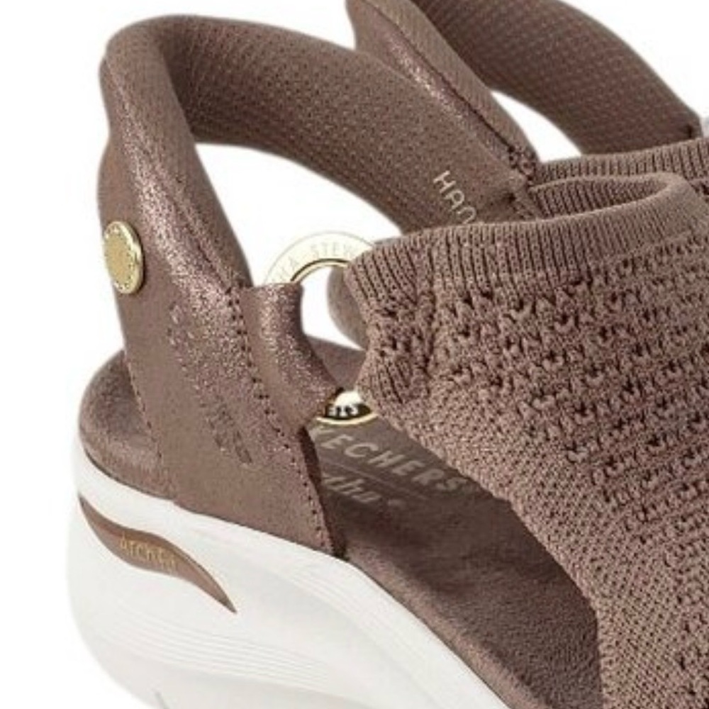 NEW! Skechers Martha Stewart: Arch Fit 2.0 Slip Sandals Mocha 11M feels 10M